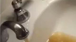 Цветът на водата в луксозен хотел в Ню Йорк вбеси негов гост (ВИДЕО)