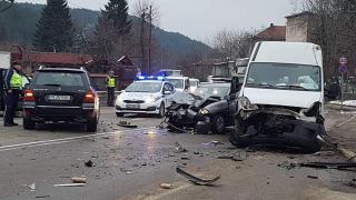 Първо в БЛИЦ! Страшно автомеле в Княжево (СНИМКИ)