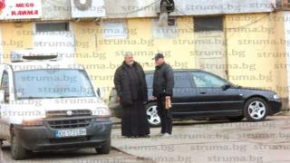 Мистерията с трупа в колата на кюстендилския свещеник става все по-голяма! (СНИМКИ)