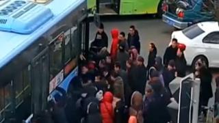 Китайци показаха как трябва да се действа, за да се спаси живот (ВИДЕО)