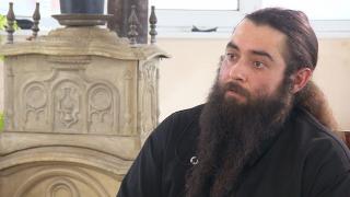 Защо един кредитен експерт влезе в манастир?