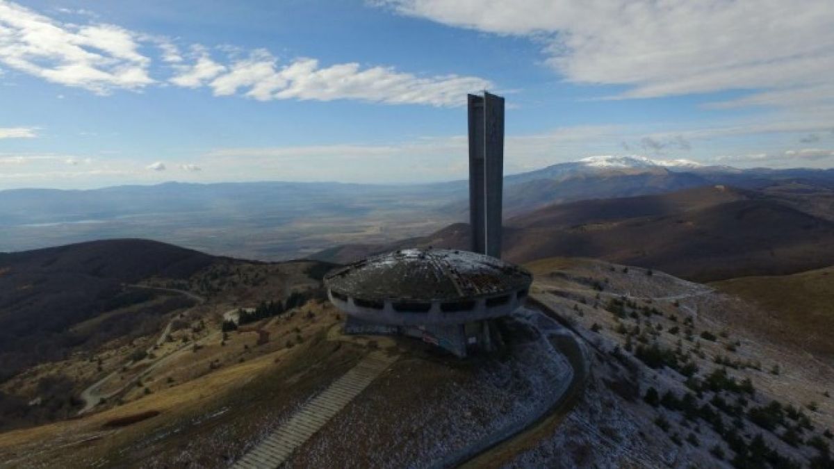 Няма да повярвате какво ще се случи скоро с гигантския соцпаметник на Бузлуджа