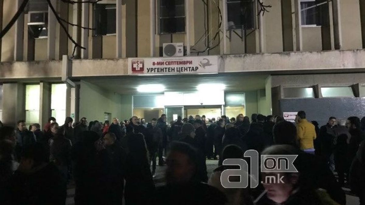 Ужас и сълзи пред болницата в Скопие: Още не могат да разпознаят загиналите, сред тях намериха син на депутат (ВИДЕО)