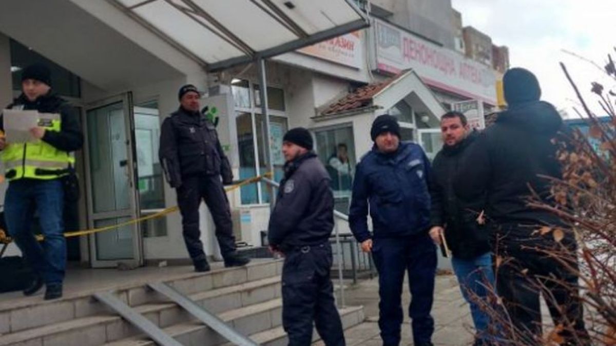 Главният секретар на МВР обяви колко пари е задигнал бандитът, който обра банка!