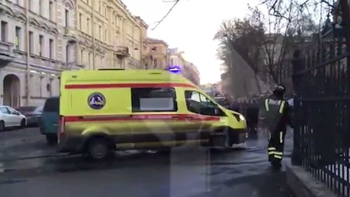 Извънредно! Срути се част от сградата на университета в Санкт Петербург, има много затрупани (ВИДЕО)