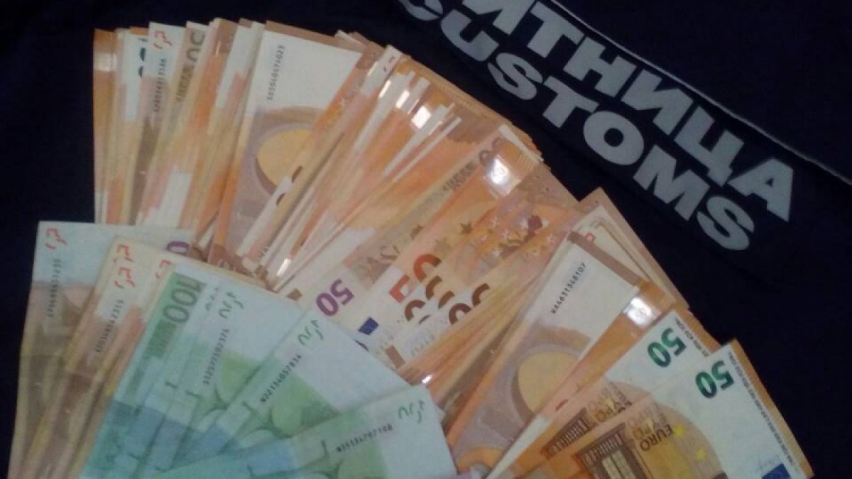Мъж от Йемен пробва да мине през нашето летище с огромна сума пари в джоба 