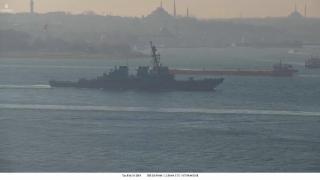 Появиха се СНИМКИ от преминаването на американския есминец в Черно море
