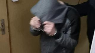 Двамата цигани лихвари, размазали черепа на Недко с дръжка на пистолет и сопа, с нагъл финт в съда!