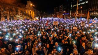 В Словакия хиляди почетоха паметта на журналиста Ян Куциак и годеницата му