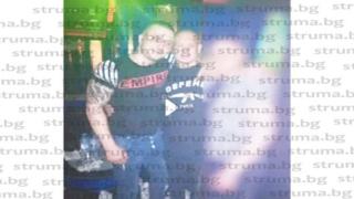 Скандална СНИМКА: Циганинът Алекс, сочен за убиец на Валери, запивал с този фитнес маниак часове преди екзекуцията!