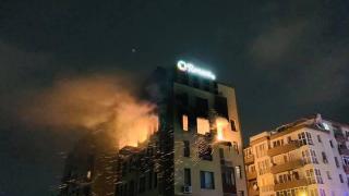 Извънредно в БЛИЦ! Огнен ужас във Варна, има загинал! Страшно е! (СНИМКИ)