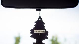 Учени от САЩ: Ароматизаторите сеят смъртоносни болести в колата