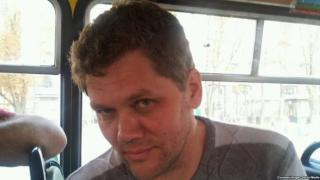 Известен писател изпадна в амок и прободе 62 пъти с нож малкото си момченце 
