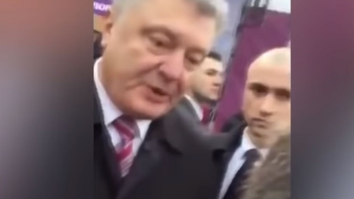 Шокиращо ВИДЕО! Порошенко посяга на момиче, то споделя: Той просто озверя, станал е сатана! 