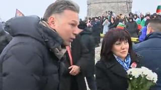 Неуморим: Ники Дойнов препуска по връх Шипка, сред хората забеляза... (СНИМКА)