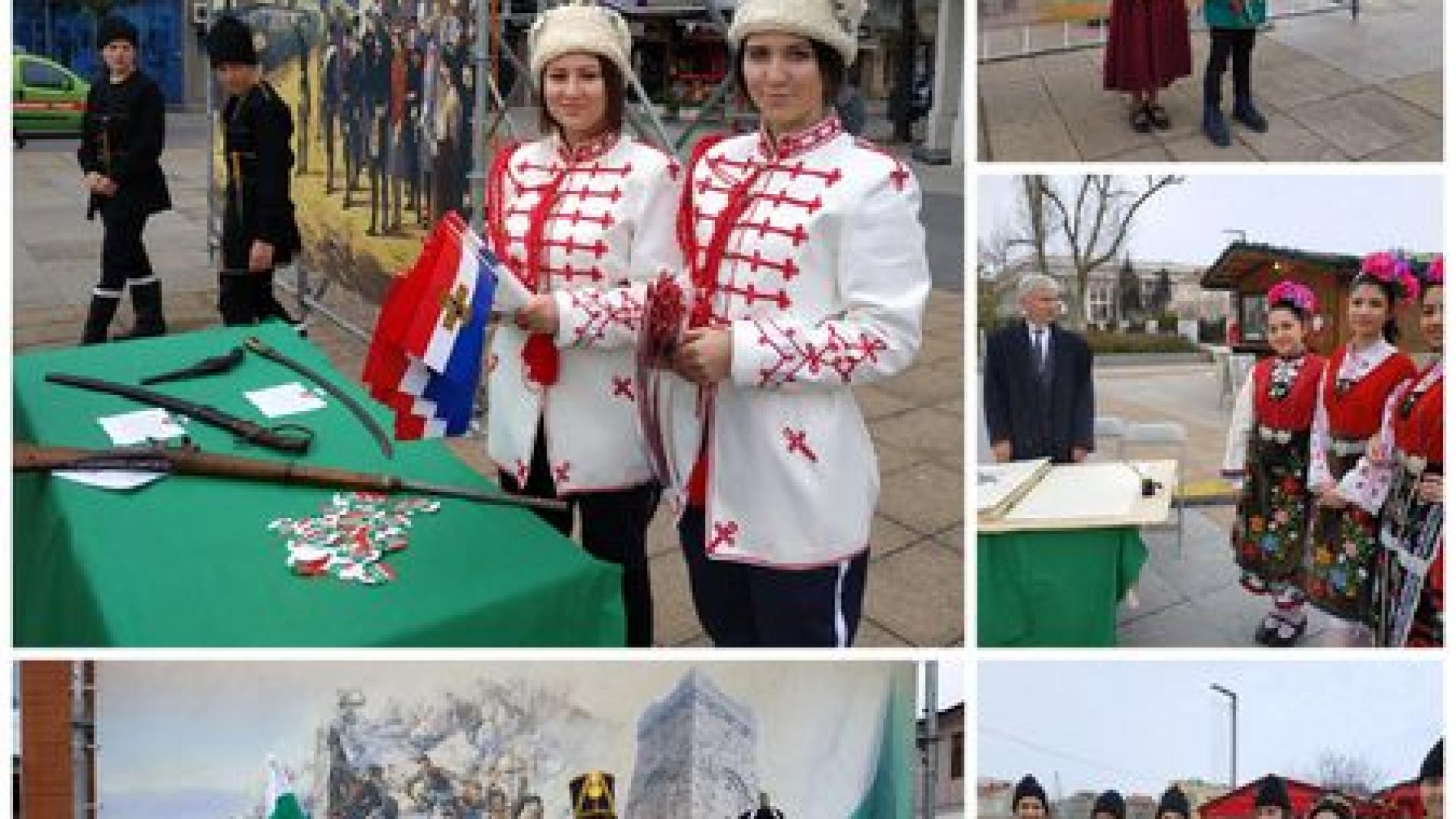 Мила гледка: Красиви въстанички в униформи се появиха в Бургас (СНИМКИ)