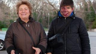 Виктор страда от заболяване, което прави устните му огромни, след грабеж той... 