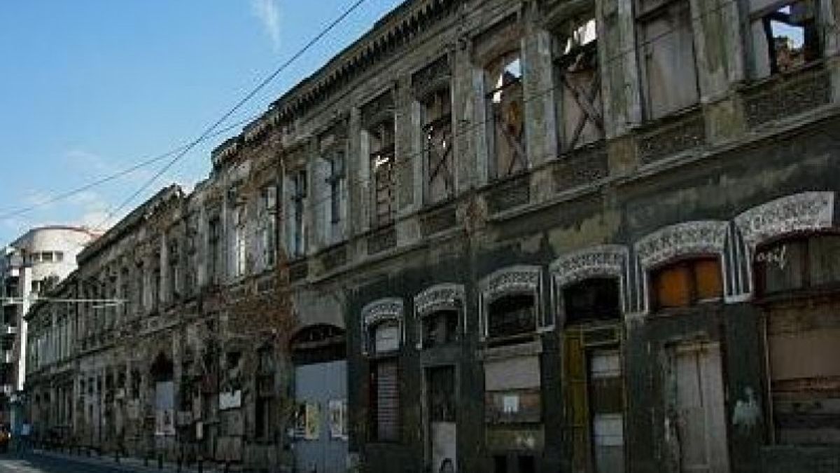Ханът в Букурещ, в който отсядали Ботев и Левски, е пред срутване, искат му 3 млн. евро!