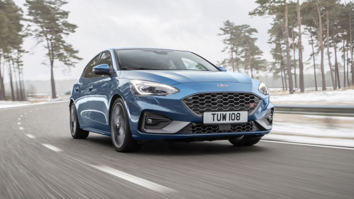 Новият Ford Focus ST ускорява от място до 100 км/ч като състезателна кола (СНИМКИ/ВИДЕО)