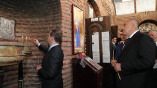 Медведев остана силно впечатлен от мястото, където Борисов го заведе (СНИМКИ)