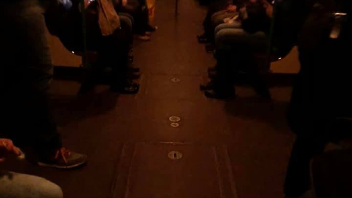 Само в БЛИЦ! Зловеща ситуация в столичното метро! (СНИМКА)