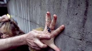 Детски писъци в разложко село! Криминален тип отвлече 13-годишна в бунгало и...