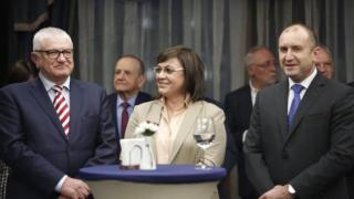 Инж. Петър Кънев връчи една от наградите „Златна мартеница“