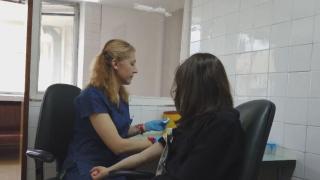 Тази медицинска сестра е мечта за всеки пациент (СНИМКИ)