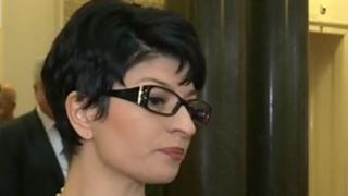 Десислава Атанасова: Пак влизам в ролята на детектор на лъжата заради Корнелия Нинова