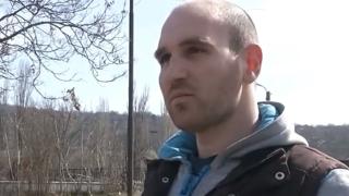 Пълен абсурд! Съдебен изпълнител иска от мъж 1000 лева за дълг от 98 стотинки към мобилен оператор (ВИДЕО)