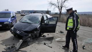 Тежка катастрофа на пътя за Вълчи дол с 9 ранени