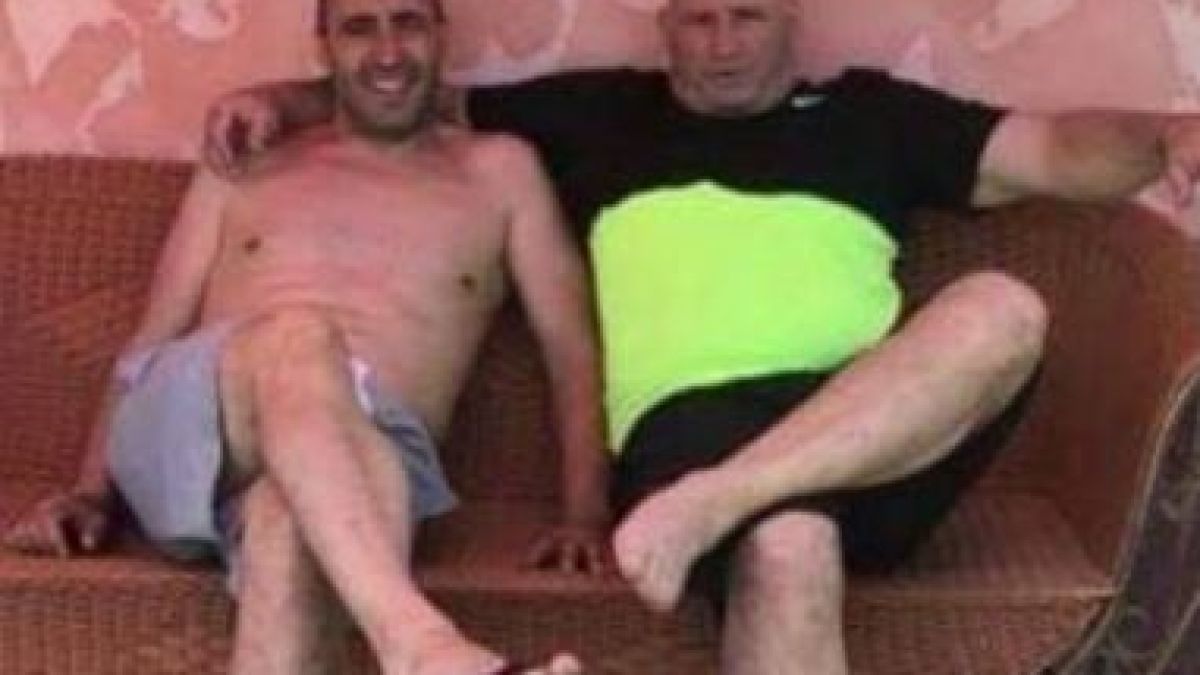 Сензационни СНИМКИ само в БЛИЦ! Братът на Жоро Шопа живее като римски император!