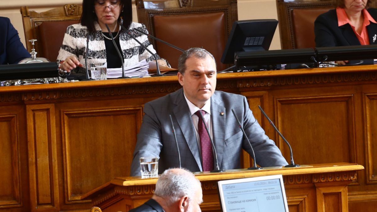 Искрен Веселинов огласи колко са виновниците за кризата в Перник