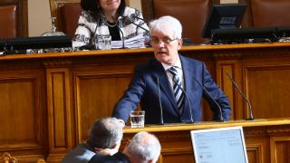 Аталай: Има поне 17 изхода от ситуацията с налагането на мораториума