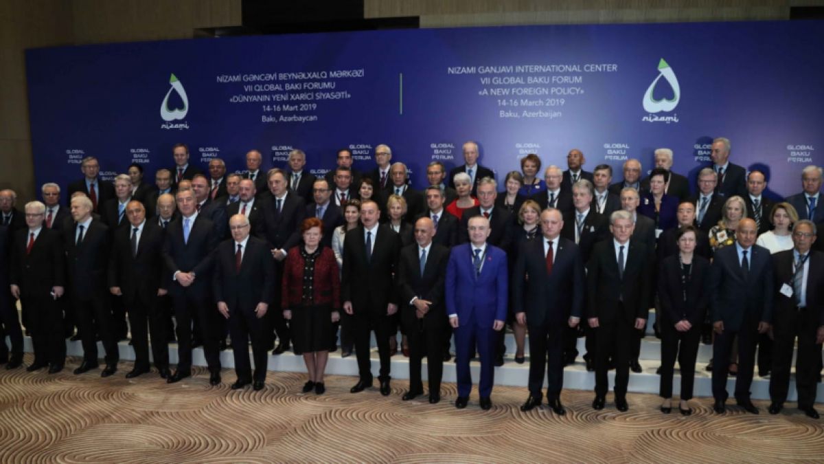 Борисов пусна СНИМКИ от глобален форум в Азербайджан