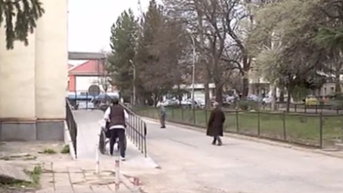 Млад мъж умря в двора на ямболската болница, искал да го прегледат, но... 