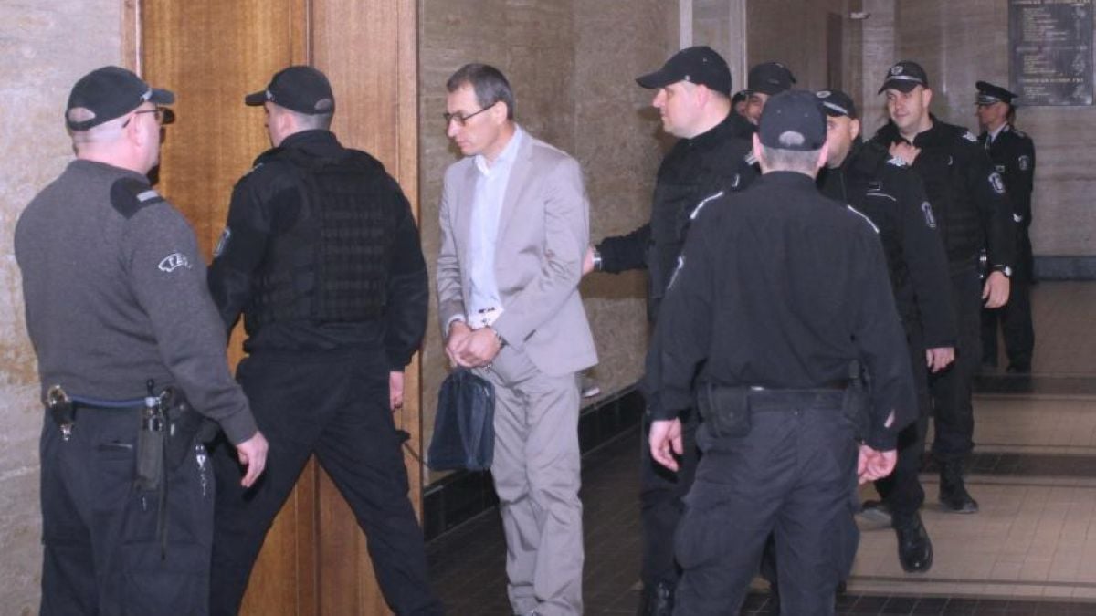 10 от най-опасните родни престъпници се явиха в съда, пледират за секс без камери в килиите (СНИМКИ)