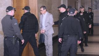 10 от най-опасните родни престъпници се явиха в съда, пледират за секс без камери в килиите (СНИМКИ)