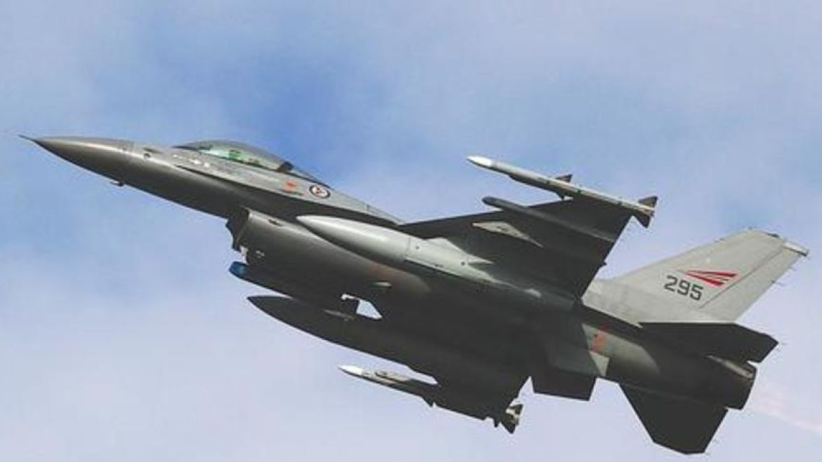 Главният секретар на президента: Реалната цена за 8-те F-16 ще е поне 3 млрд. лв