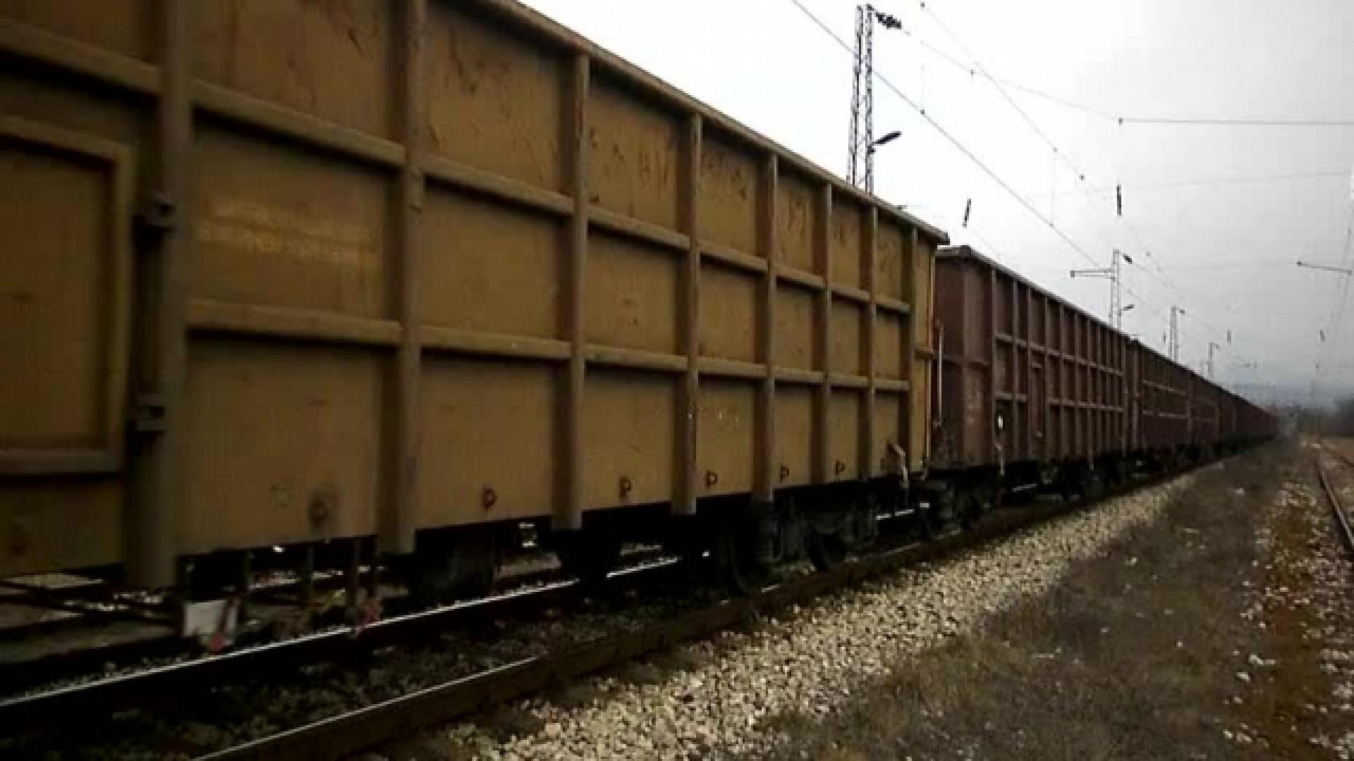 Първо в БЛИЦ! Заловиха над 25 бежанци, натъпкани като животни на гарата в Пловдив 