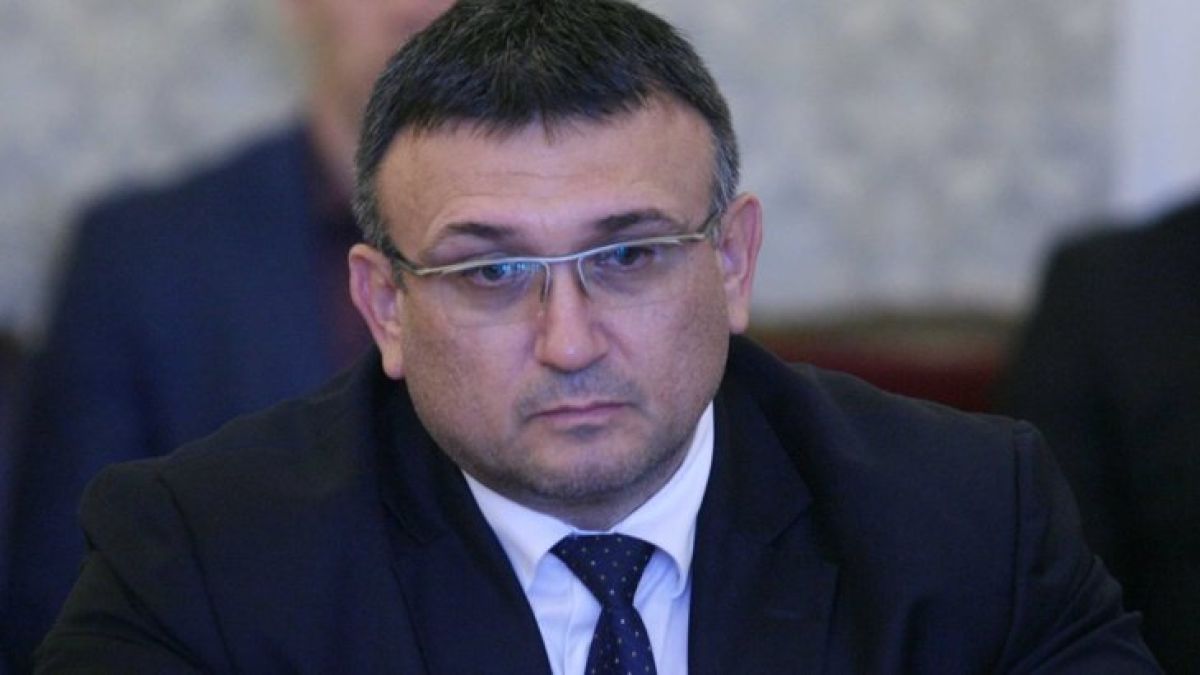 Министър Маринов преди среща с ФБР с нови разкрития за касапина, окървавил Нова Зеландия: Каква е връзката му с българи?