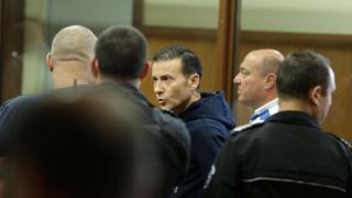 Миню Стайков пристигна в инвалидна количка в съда, предстои да се вземе важно решение 