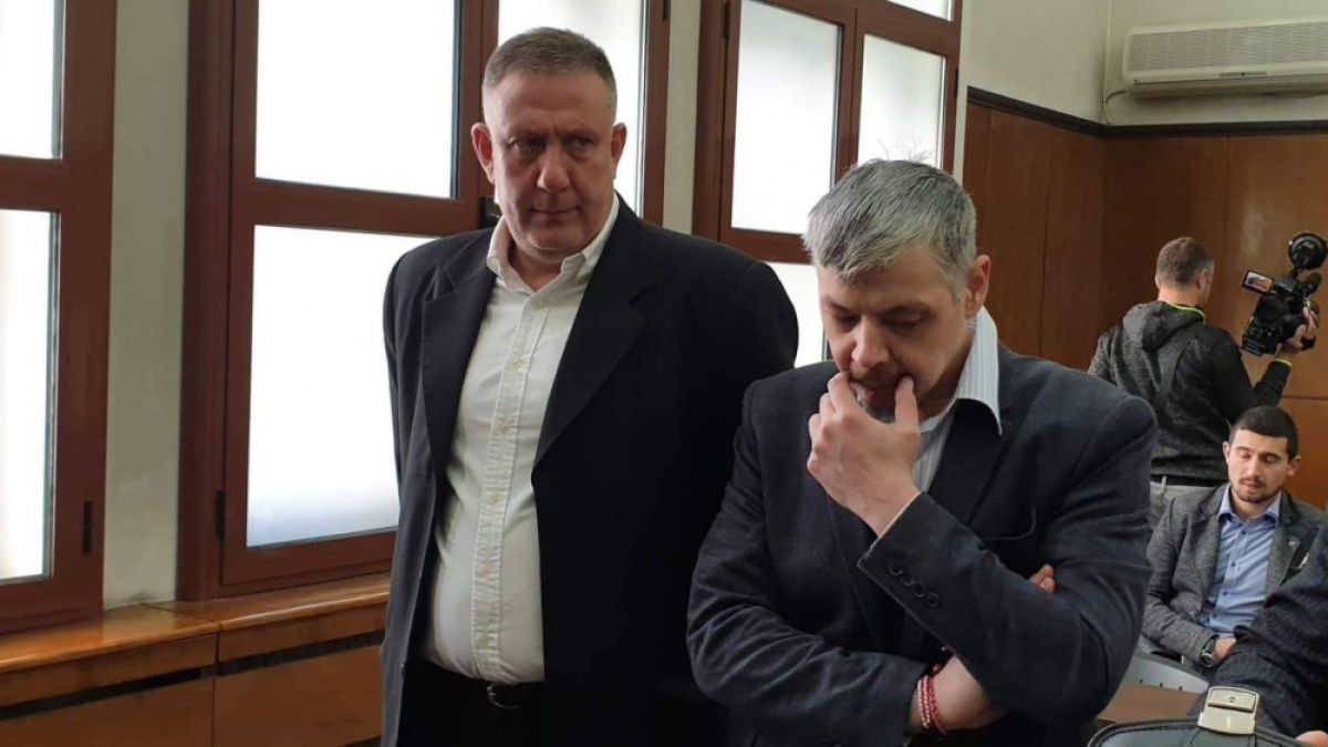 Драма в съда: Посрещнаха д-р Димитров с аплодисменти, а родителите на Жоро Плъха искат тежко възмездие