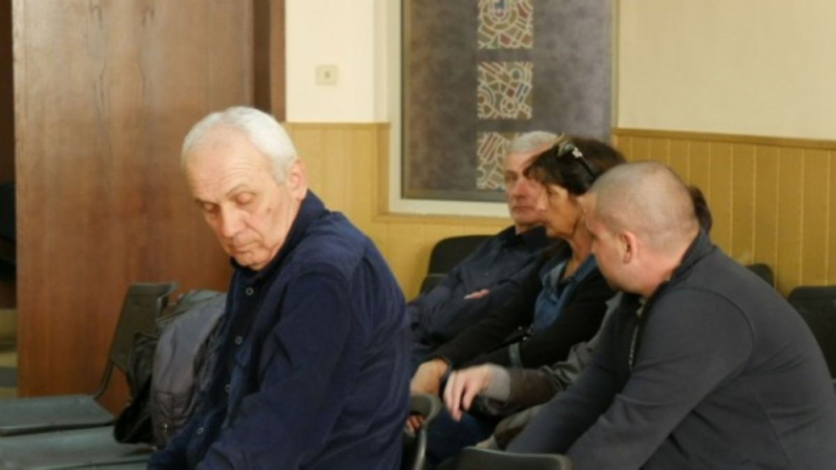 Скандално! Джигитът, убил Ангелинка, отърва пандиза