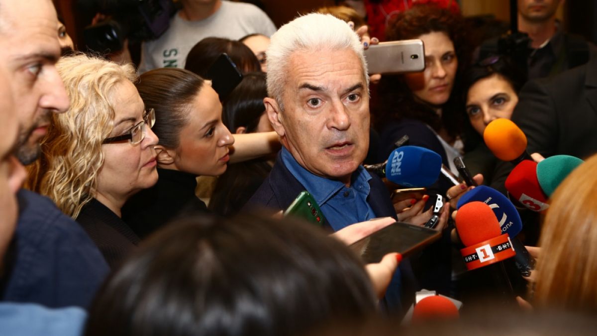 Сидеров: Ще питам Цветанов как да си купя евтин апартамент,още живея под наем