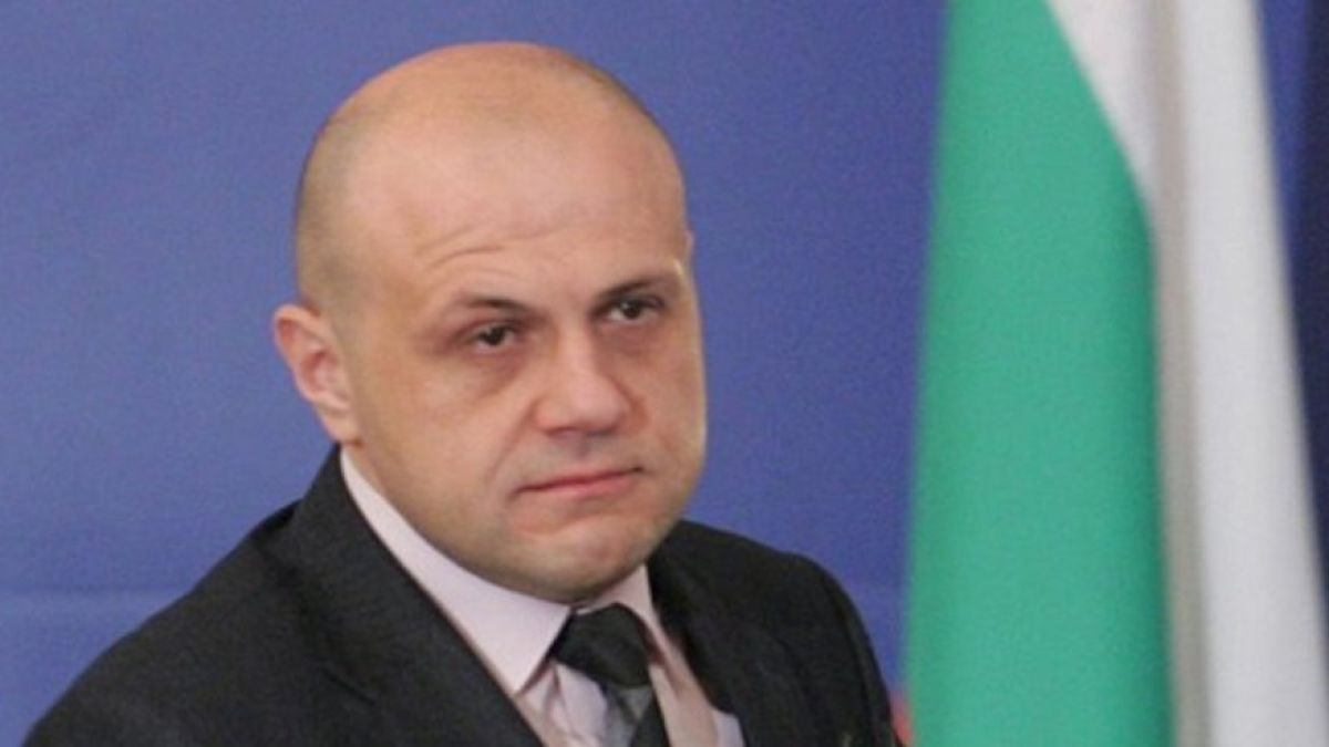 Дончев проговори за "апартаментгейт" и нарече Цачева...