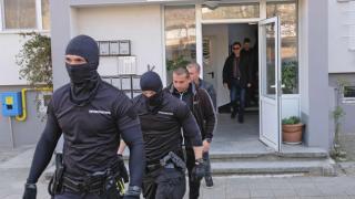 Любовната афера на дознателката Розалия с Владо Боклука докарала инфаркт на баща ѝ