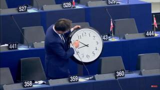 Европарламентът реши: Ето кога спираме да местим стрелките!
