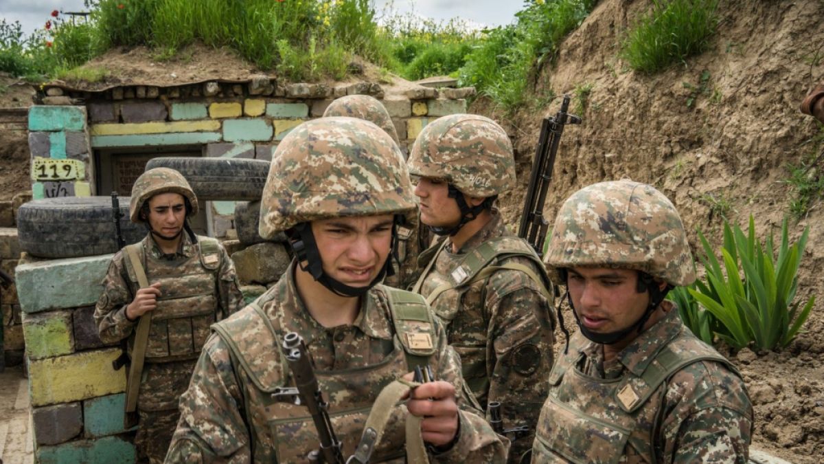 Алиев и Пашинян преговаряха за Нагорни Карабах