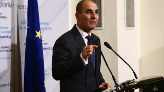 Цветан Цветанов празнува насред извънредното положение СНИМКА